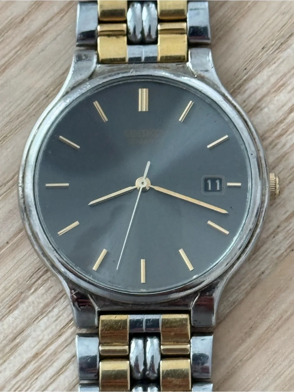Seiko Vintage Watch Two-Tone Bracelet Case Gray Dial Date Window New Crystal